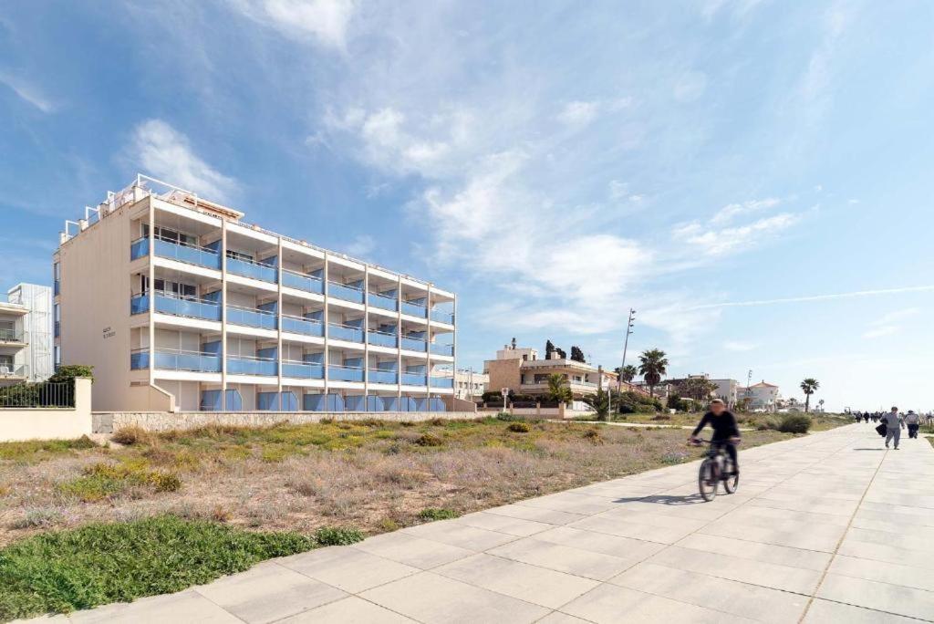 Apartamentos Denis Castelldefels Eksteriør billede