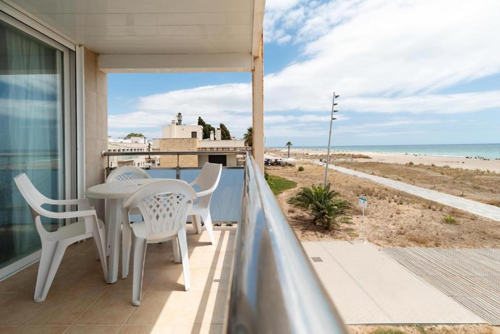 Apartamentos Denis Castelldefels Eksteriør billede
