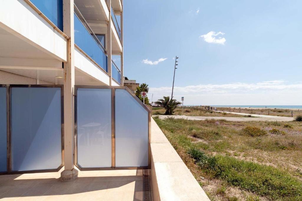 Apartamentos Denis Castelldefels Eksteriør billede