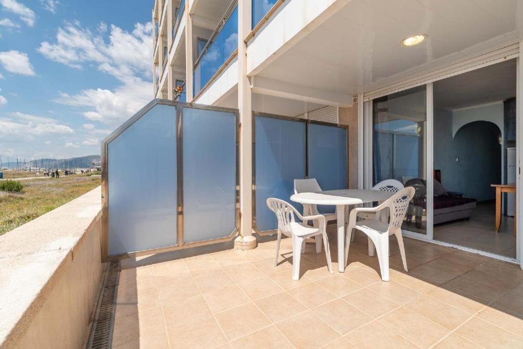 Apartamentos Denis Castelldefels Eksteriør billede